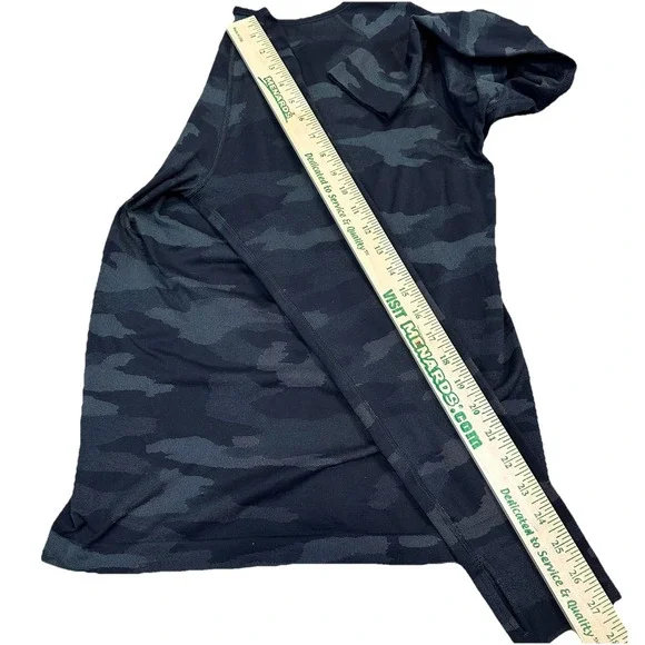 Athleta Speedlight Seamless Black Camo Long Sleeve Active Shirt Top Women's M - Picture 5 of 6